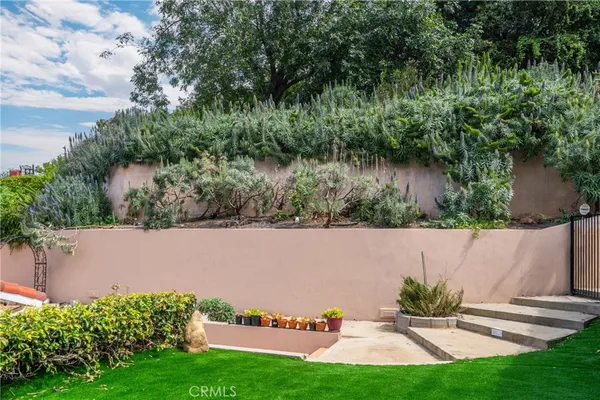 $1,595,000 | 3160 Sepulveda Boulevard, Sherman Oaks, CA 91403