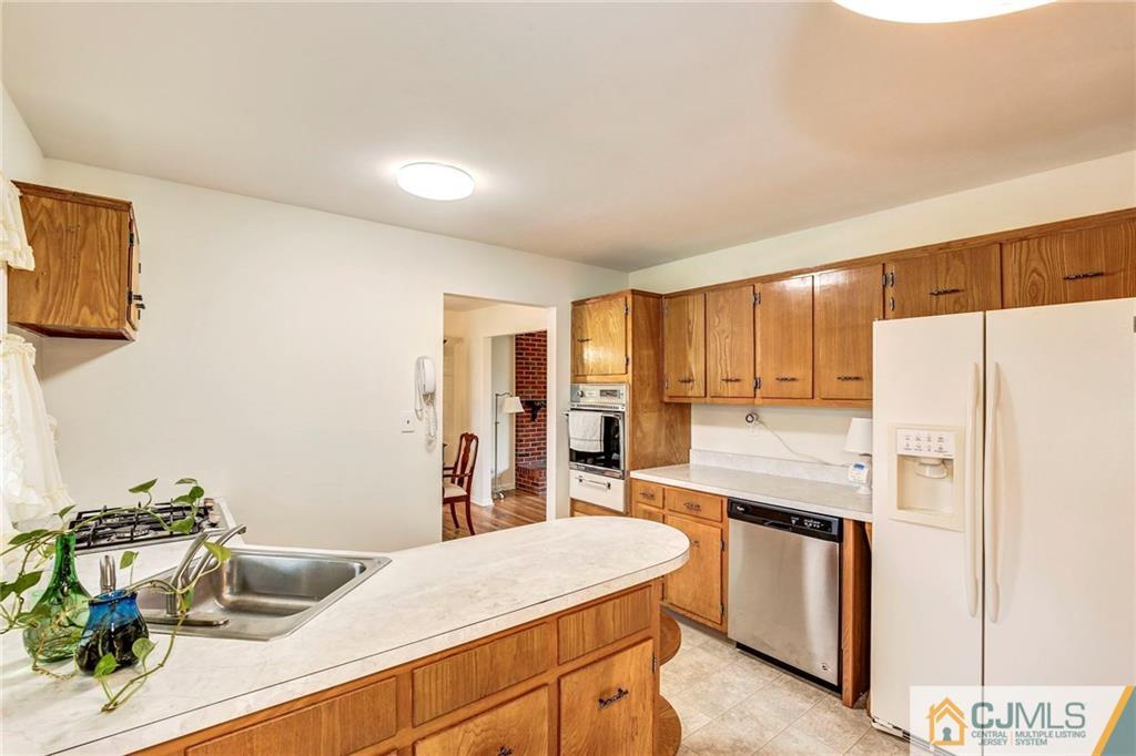 10 Moline Road East Brunswick, NJ 08816 - Photo 9 of 25 Gallery Image 9