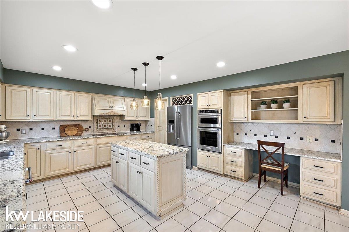 1065 Stony Pointe Boulevard Rochester, MI 48307 - Photo 51 of 90 50170424-c06bbe86-8fbc-4eeb-9325-836d8e6fbe9c.JPG