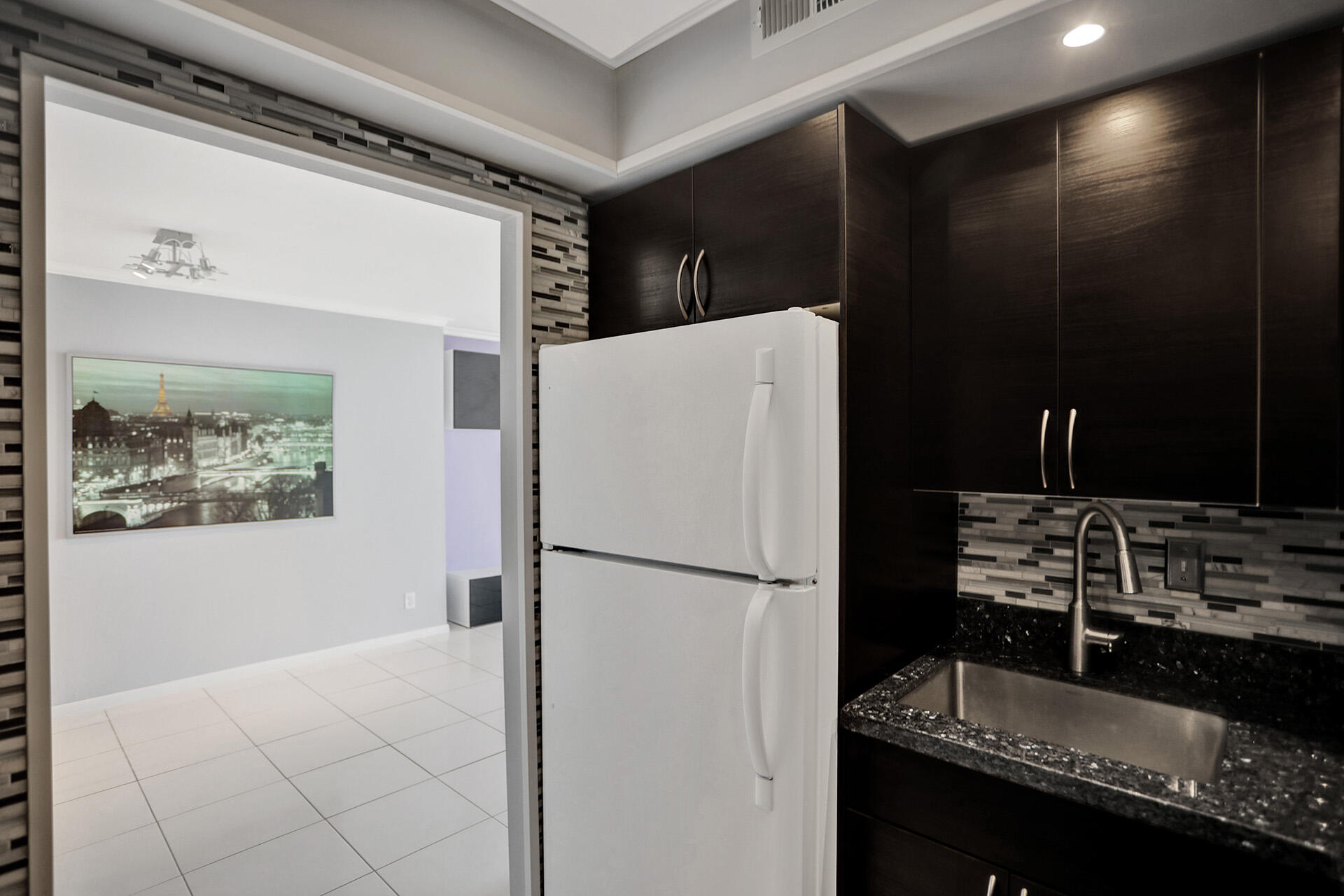 111 Briny Avenue, Unit 810 Pompano Beach, FL 33062 - Photo 13 of 62 8A0F7127-7C45-40A7-8F10-E47328A0094B