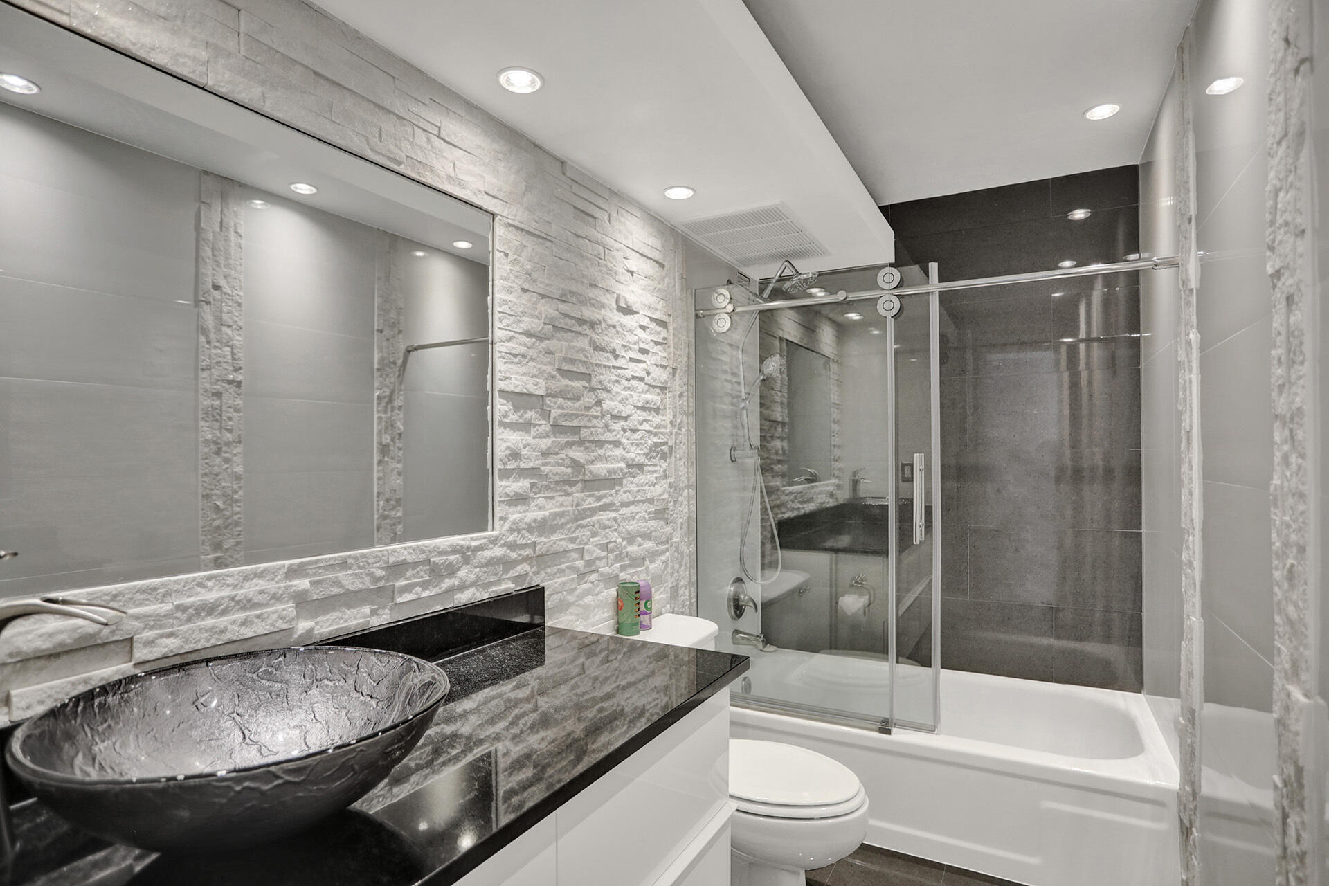 111 Briny Avenue, Unit 810 Pompano Beach, FL 33062 - Photo 16 of 62 3D40A571-5891-4504-A41A-274A5F2C7D0E