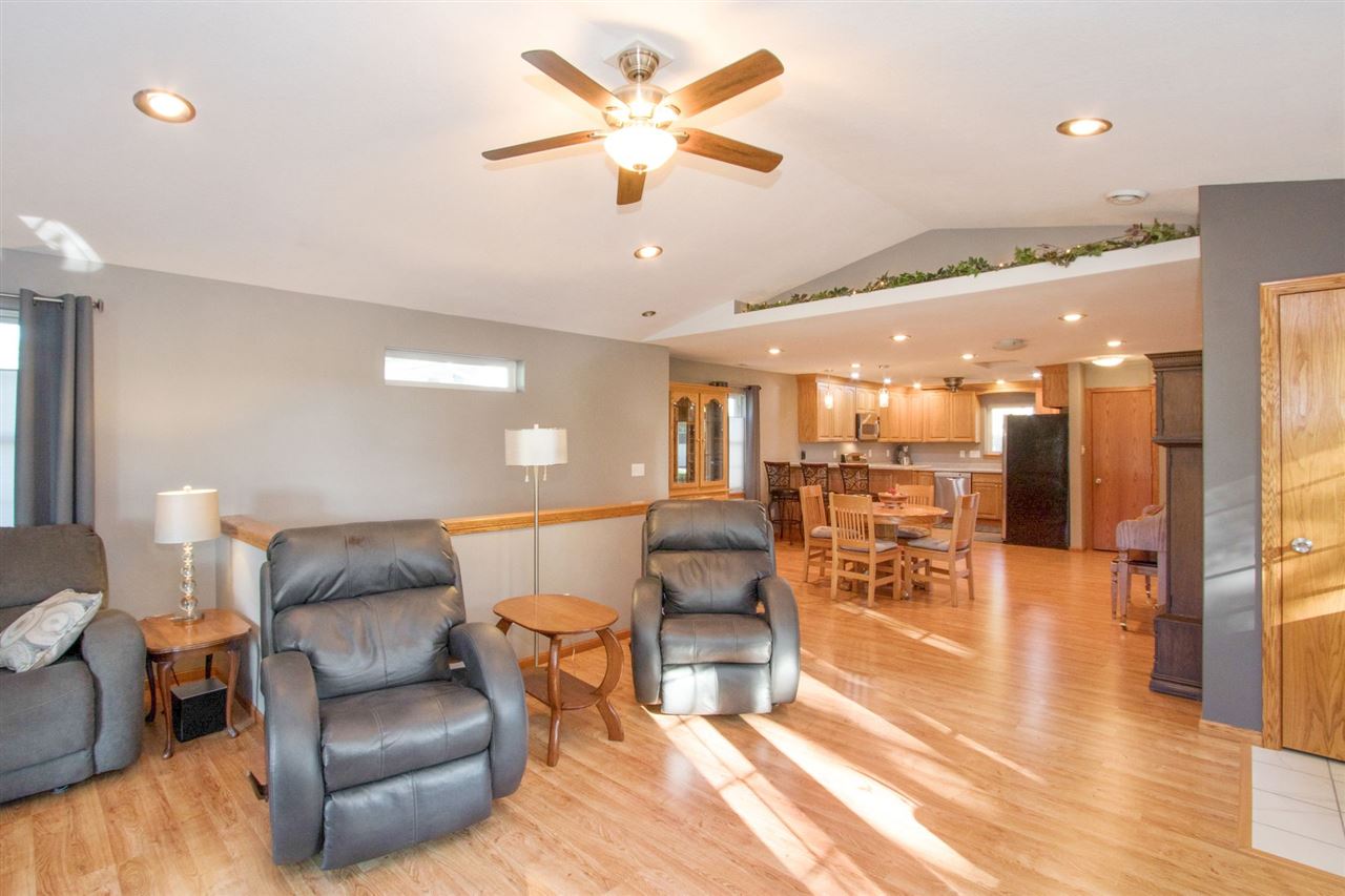 3367 Midway Road Marion, IA 52302 - Photo 8 of 35 Gallery Image 8