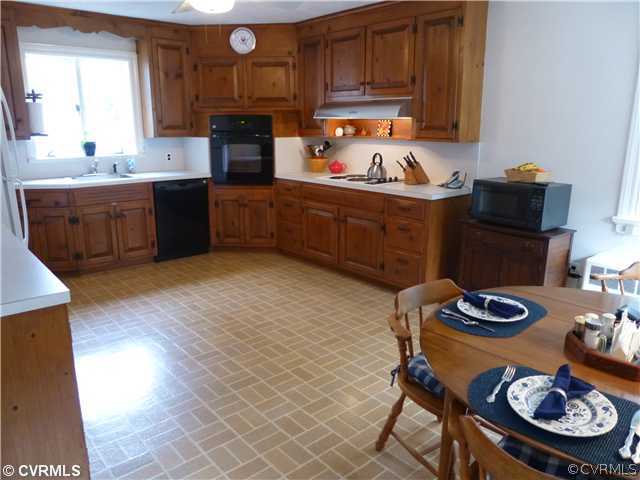7 Gaymont Road Richmond, VA 23229 - Photo 8 of 20 Kitchen