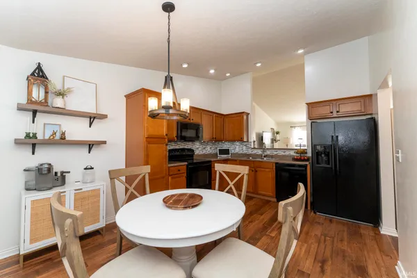 $269,900 | 4931 Overland Drive, Newburgh, IN 47630