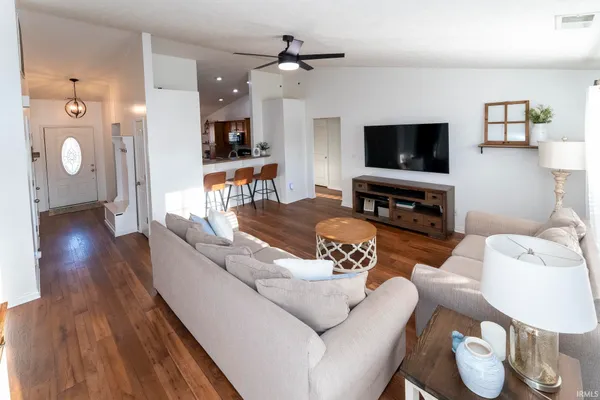 $269,900 | 4931 Overland Drive, Newburgh, IN 47630