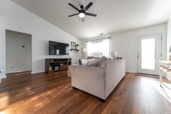 $269,900 | 4931 Overland Drive, Newburgh, IN 47630