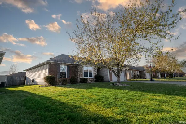 $269,900 | 4931 Overland Drive, Newburgh, IN 47630