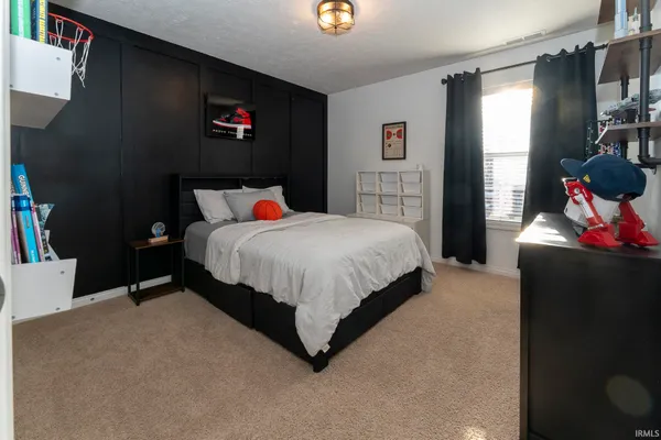 $269,900 | 4931 Overland Drive, Newburgh, IN 47630