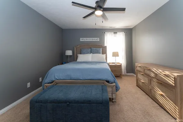 $269,900 | 4931 Overland Drive, Newburgh, IN 47630