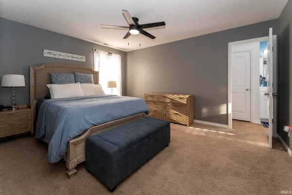 $269,900 | 4931 Overland Drive, Newburgh, IN 47630