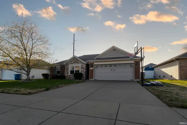 $269,900 | 4931 Overland Drive, Newburgh, IN 47630
