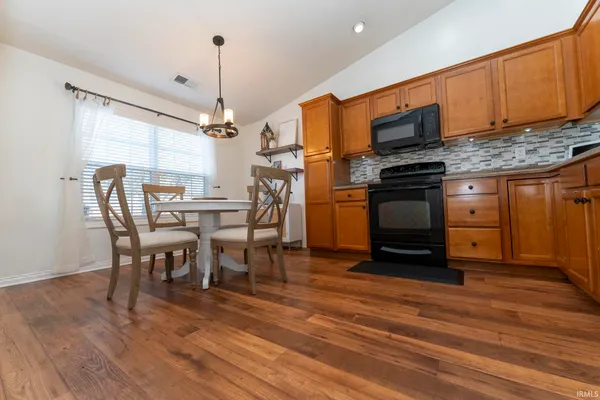 $269,900 | 4931 Overland Drive, Newburgh, IN 47630