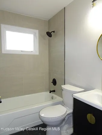 $1,950 | 167 Highway 23, Unit 2B, Claverack-Red Mills, NY 12513