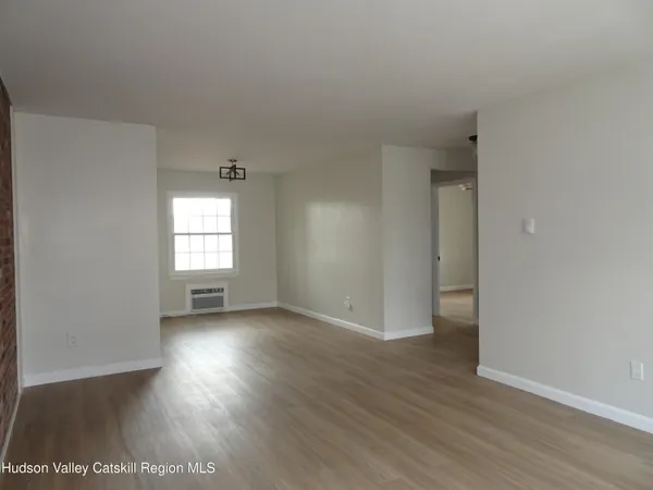 $1,950 | 167 Highway 23, Unit 2B, Claverack-Red Mills, NY 12513