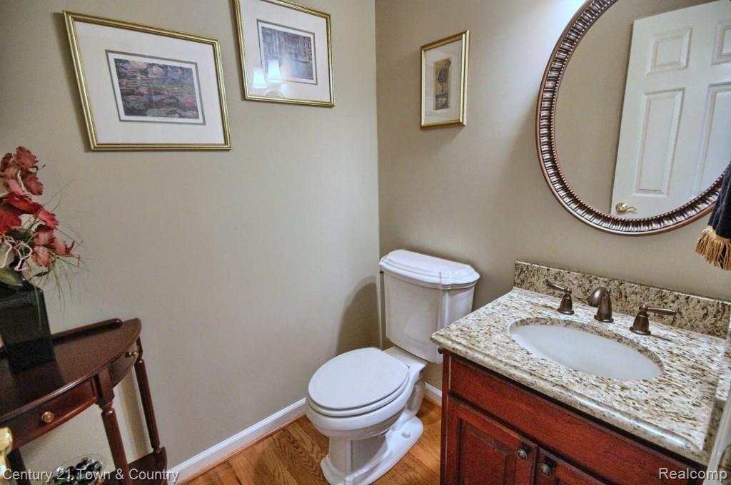 306 Drace Street Rochester, MI 48307 - Photo 12 of 30 Downstairs Half Bath
