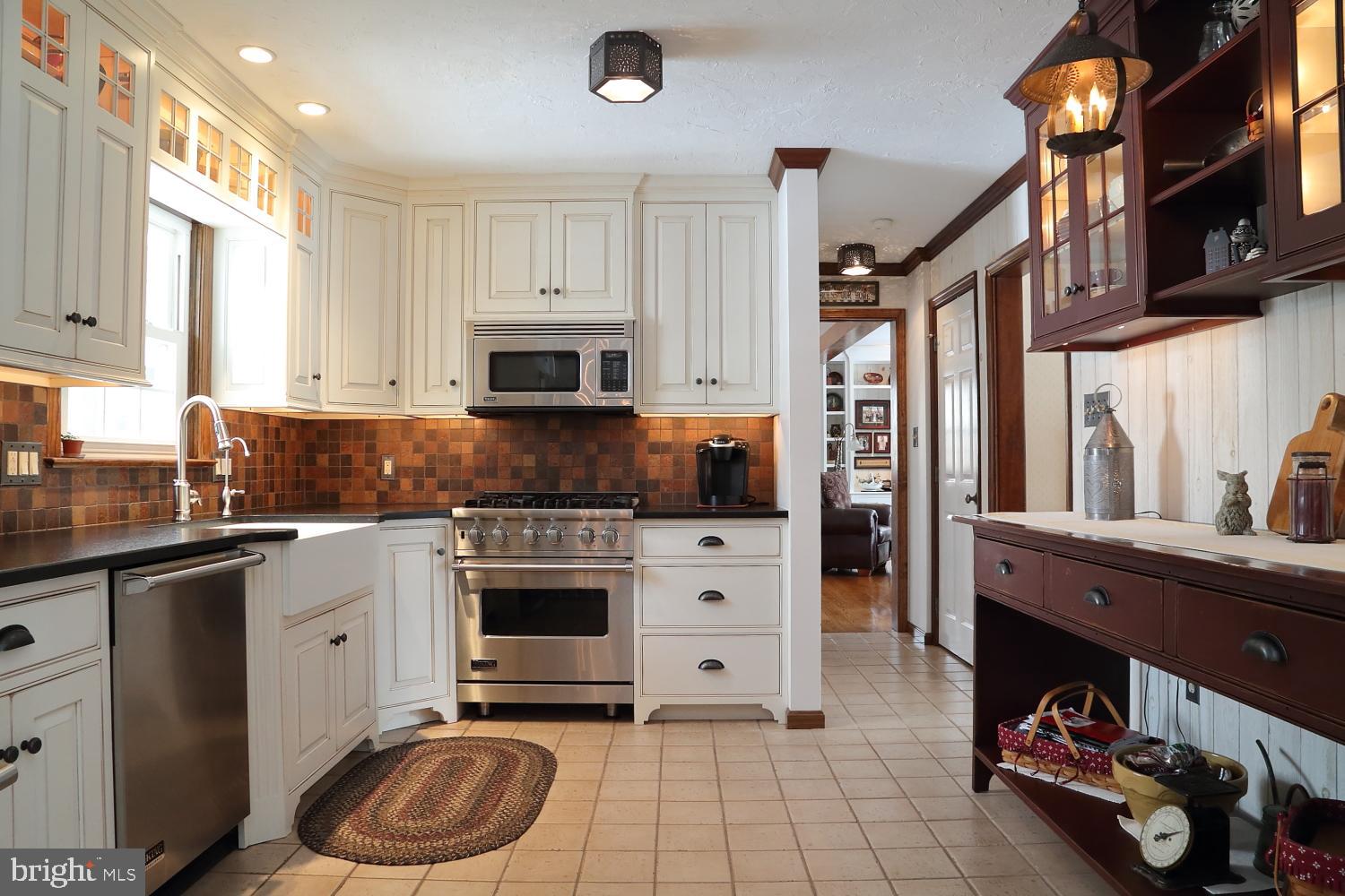 18 Green Acre Road Lititz, PA 17543 - Photo 3 of 36 Gallery Image 3