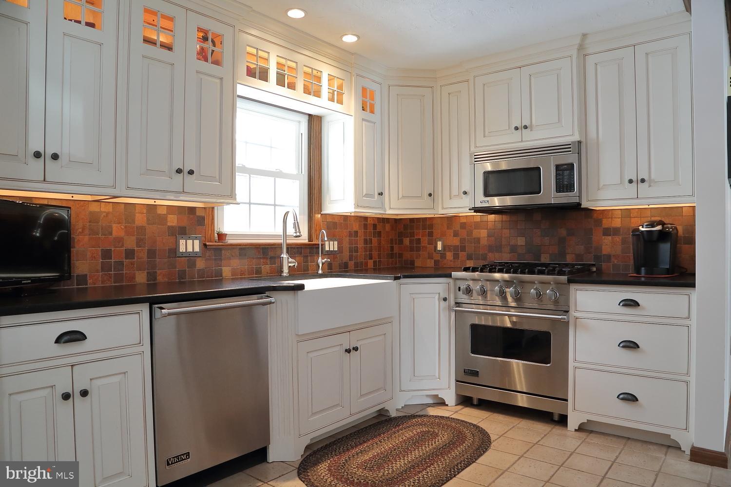 18 Green Acre Road Lititz, PA 17543 - Photo 4 of 36 Gallery Image 4