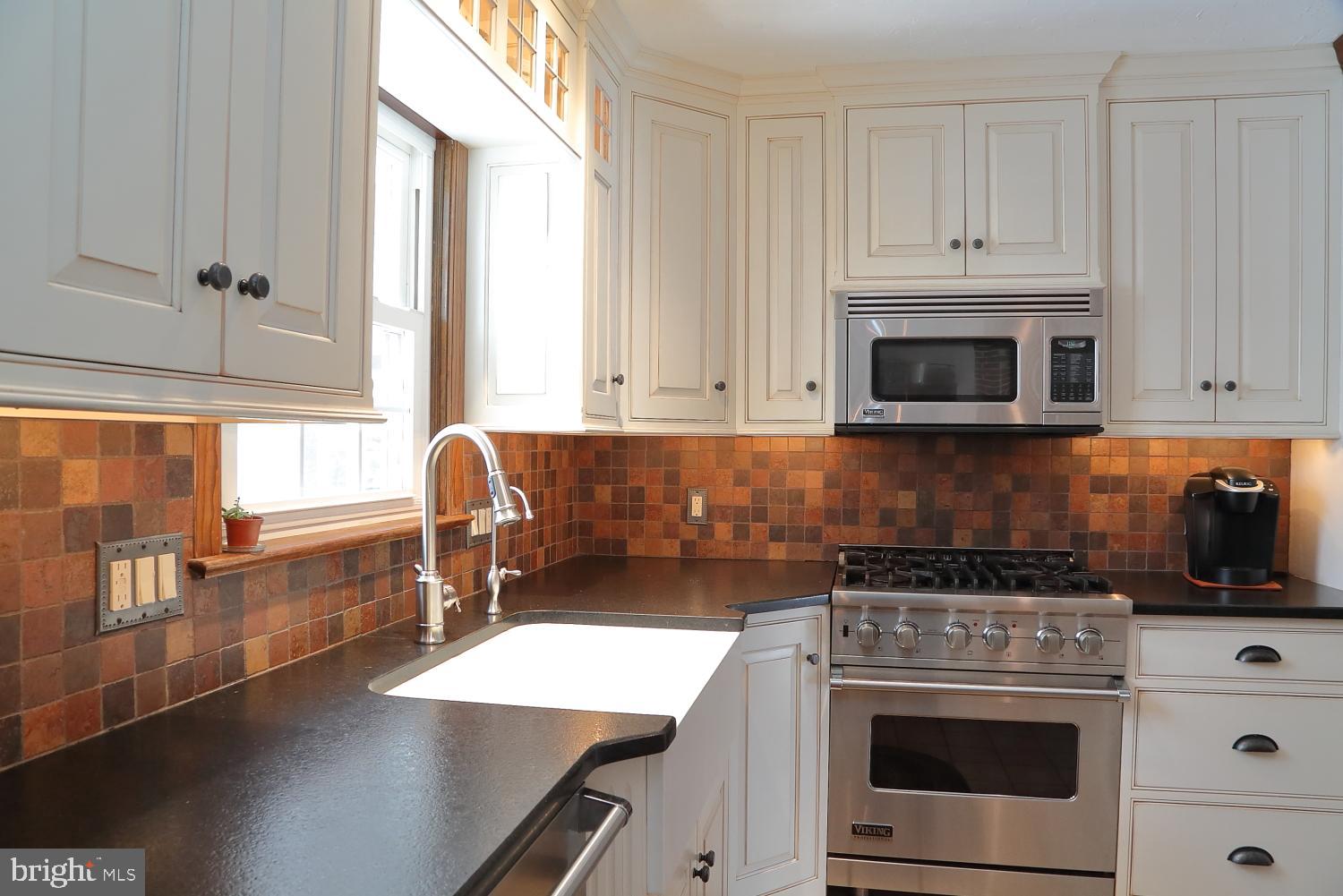 18 Green Acre Road Lititz, PA 17543 - Photo 6 of 36 Gallery Image 6