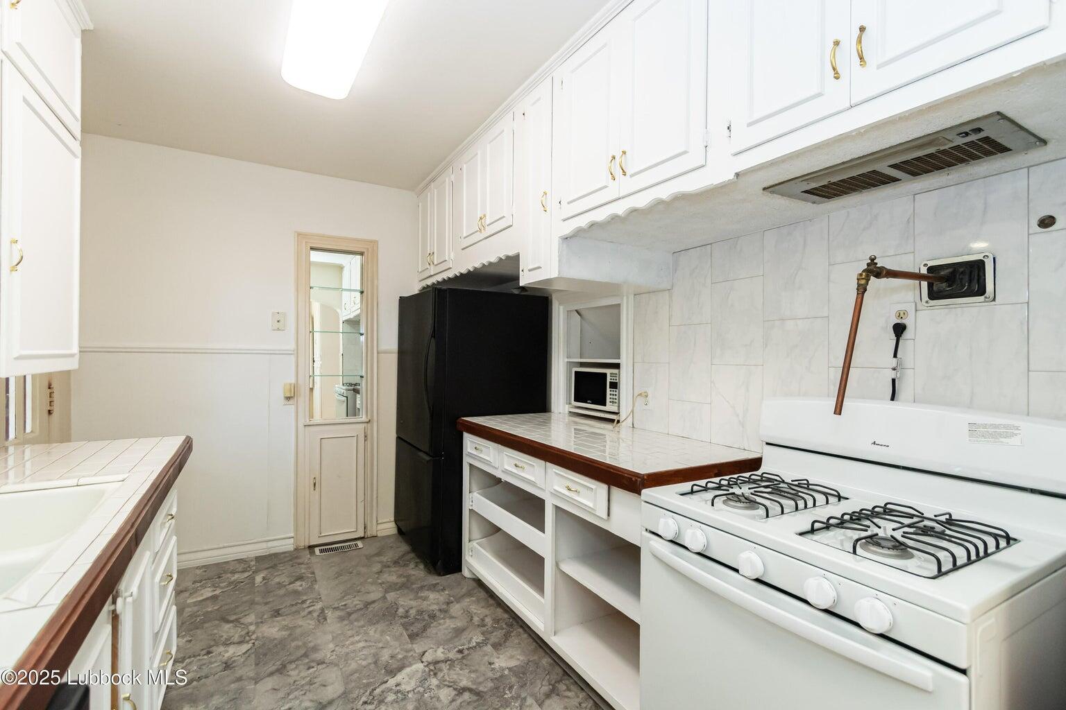 2324 17th Street Lubbock, TX 79401 - Photo 11 of 28 20250618184757449909000000-o