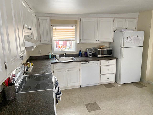 103 Foss Street Biddeford, ME 04005 - Photo 4 of 22 thumbnail_IMG_0260-2