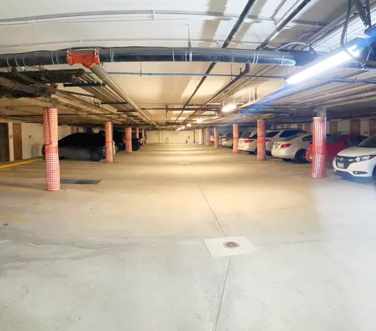 $215,000 | 11020 Keating Avenue, Unit 106, Oak Lawn, IL 60453