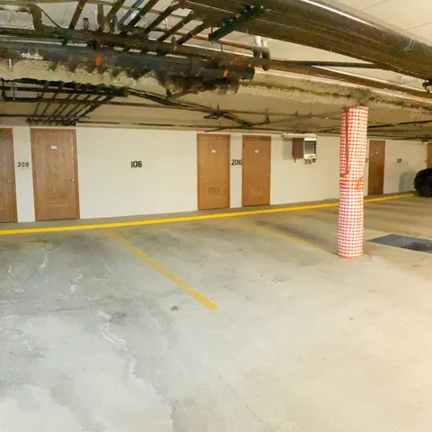 $215,000 | 11020 Keating Avenue, Unit 106, Oak Lawn, IL 60453