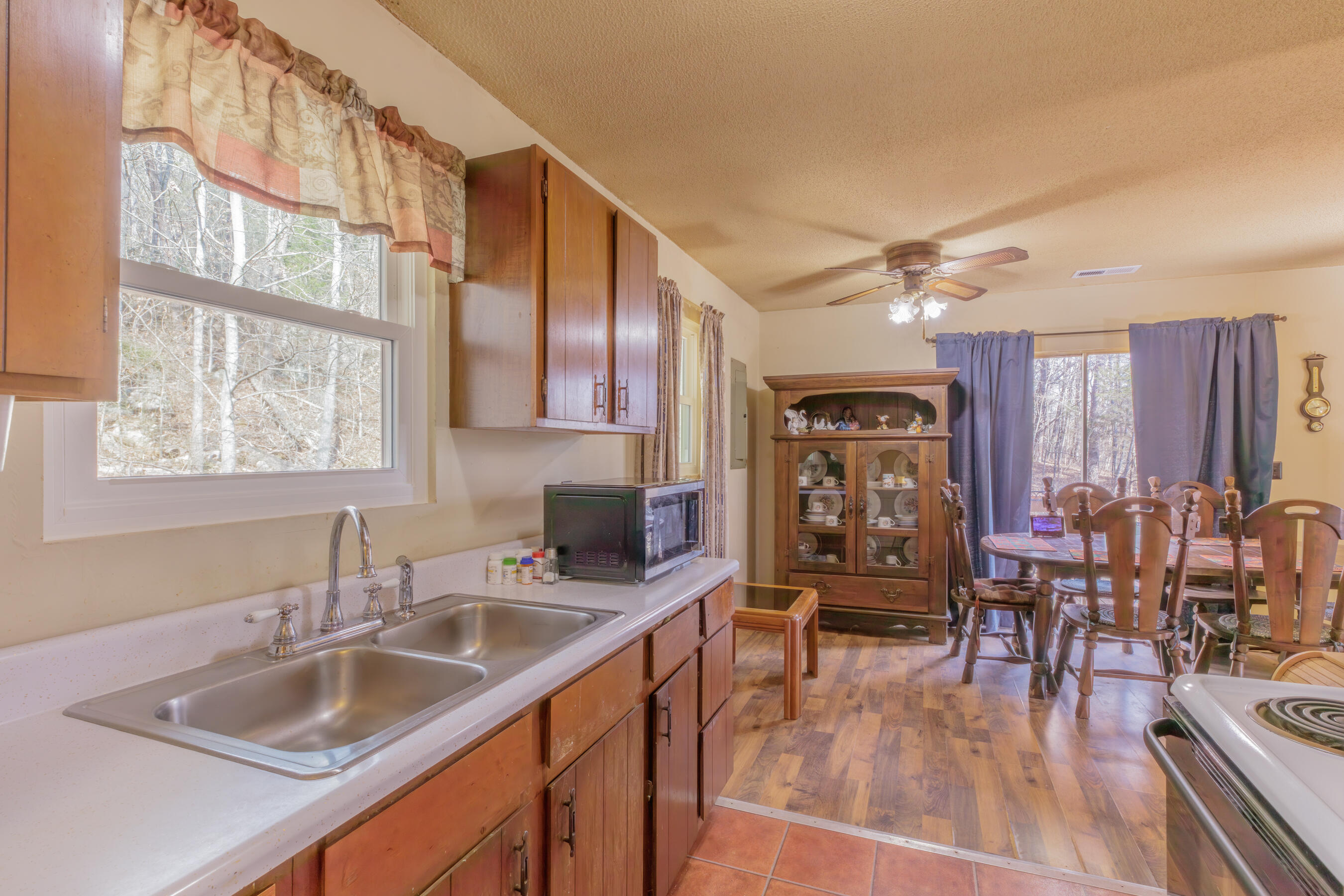 12155 Back Valley Road Soddy Daisy, TN 37379 - Photo 11 of 27 12155 Back Valley HD-27