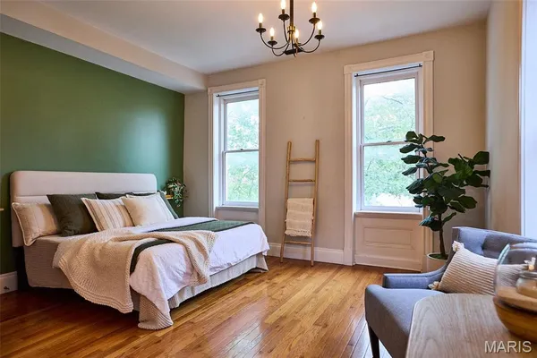$424,900 | 3307 Wisconsin Avenue, St. Louis, MO 63118