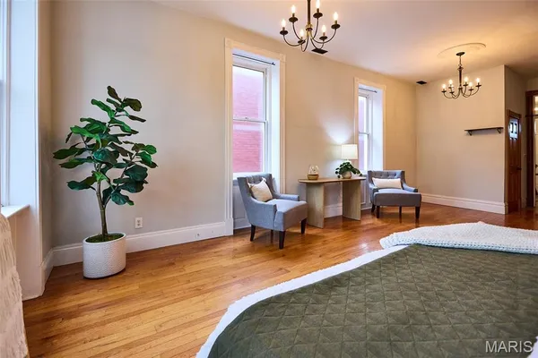 $424,900 | 3307 Wisconsin Avenue, St. Louis, MO 63118