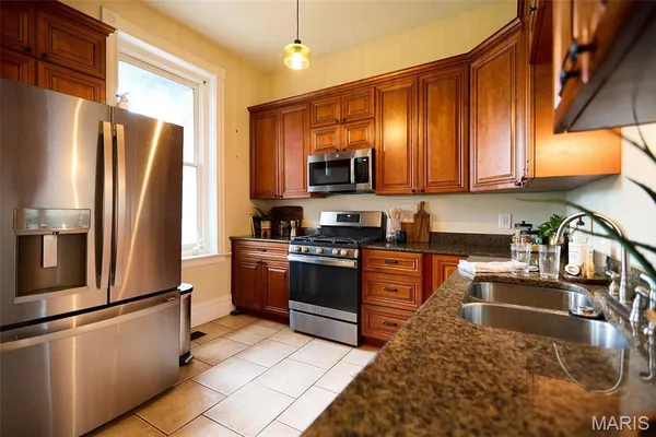 $424,900 | 3307 Wisconsin Avenue, St. Louis, MO 63118