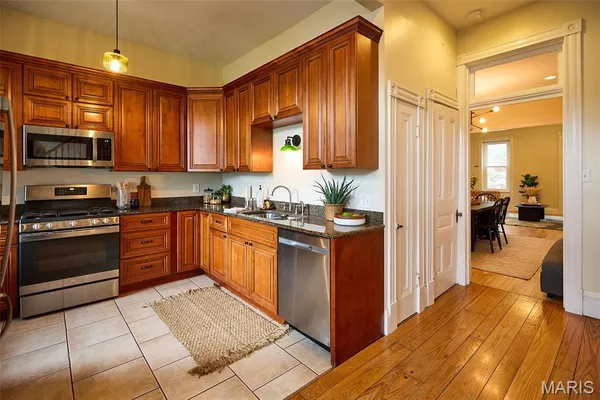 $424,900 | 3307 Wisconsin Avenue, St. Louis, MO 63118