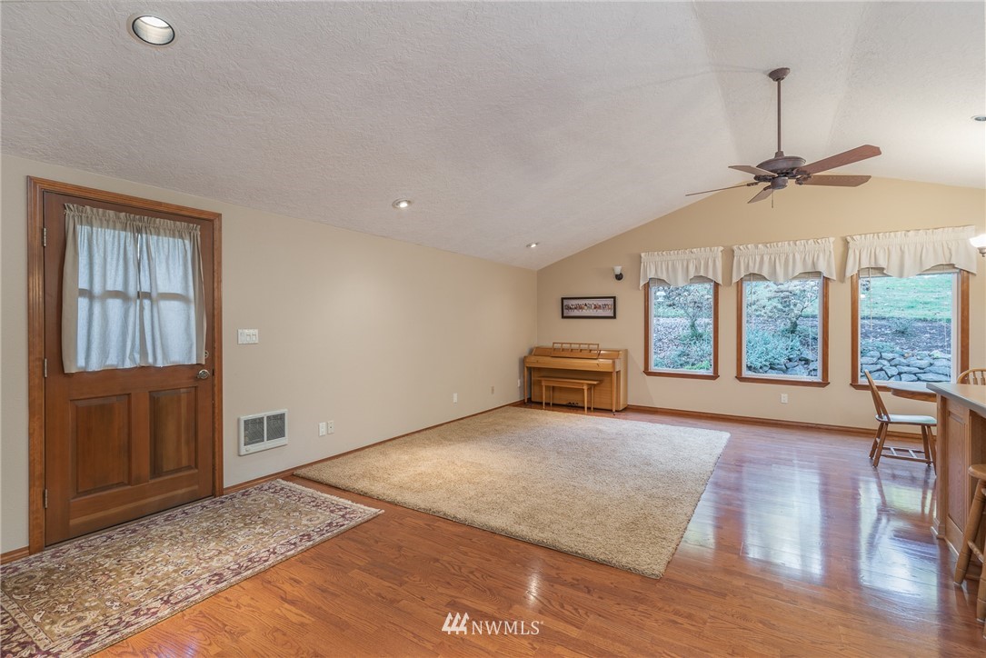 2949 Rose Valley Road Kelso, WA 98626 - Photo 10 of 24 Gallery Image 10