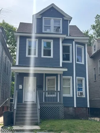 $2,300 | 380 Halsted Street, East Orange, NJ 07018