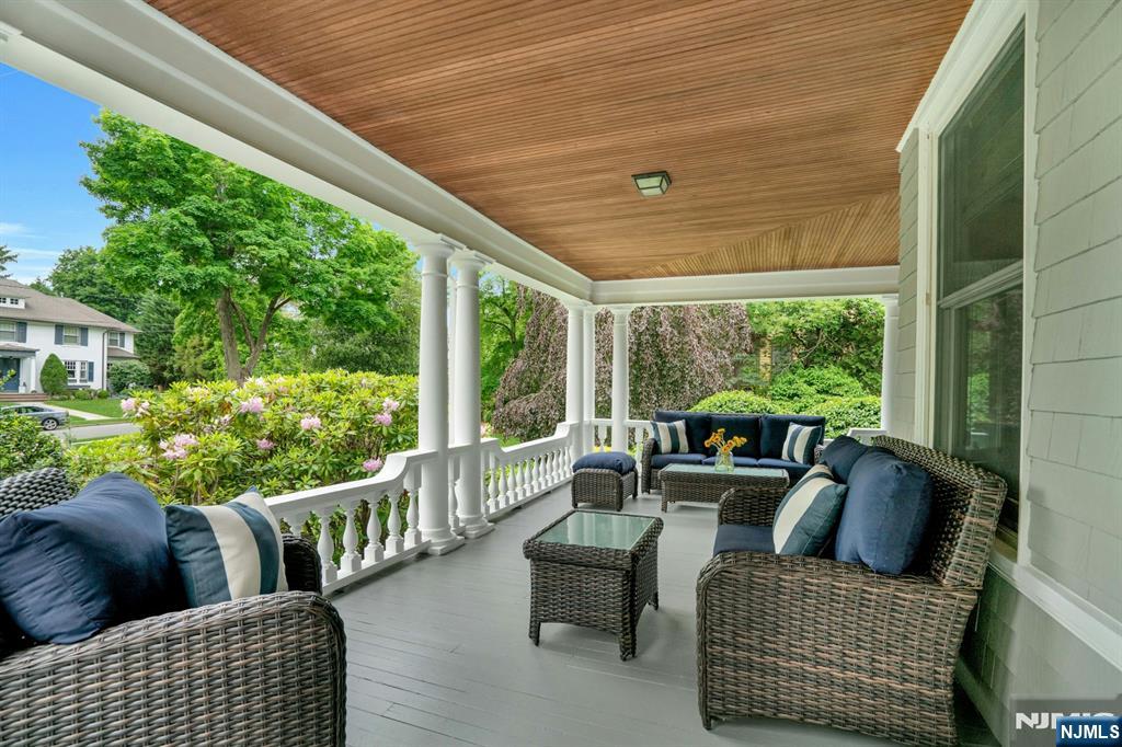 141 West End Avenue Ridgewood, NJ 07450 - Photo 3 of 39