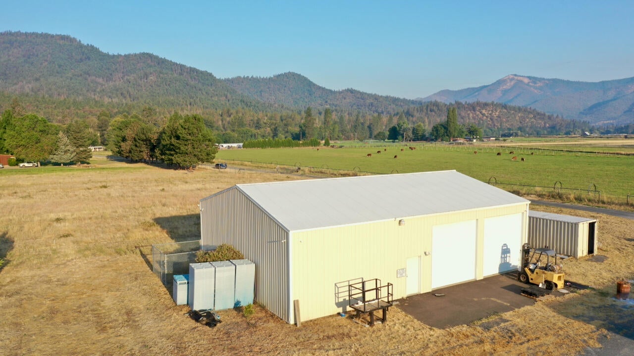580 Hamilton Road Jacksonville, OR 97530 - Photo 56 of 64 649B39A0264435500A7BC50B6D8A88F5