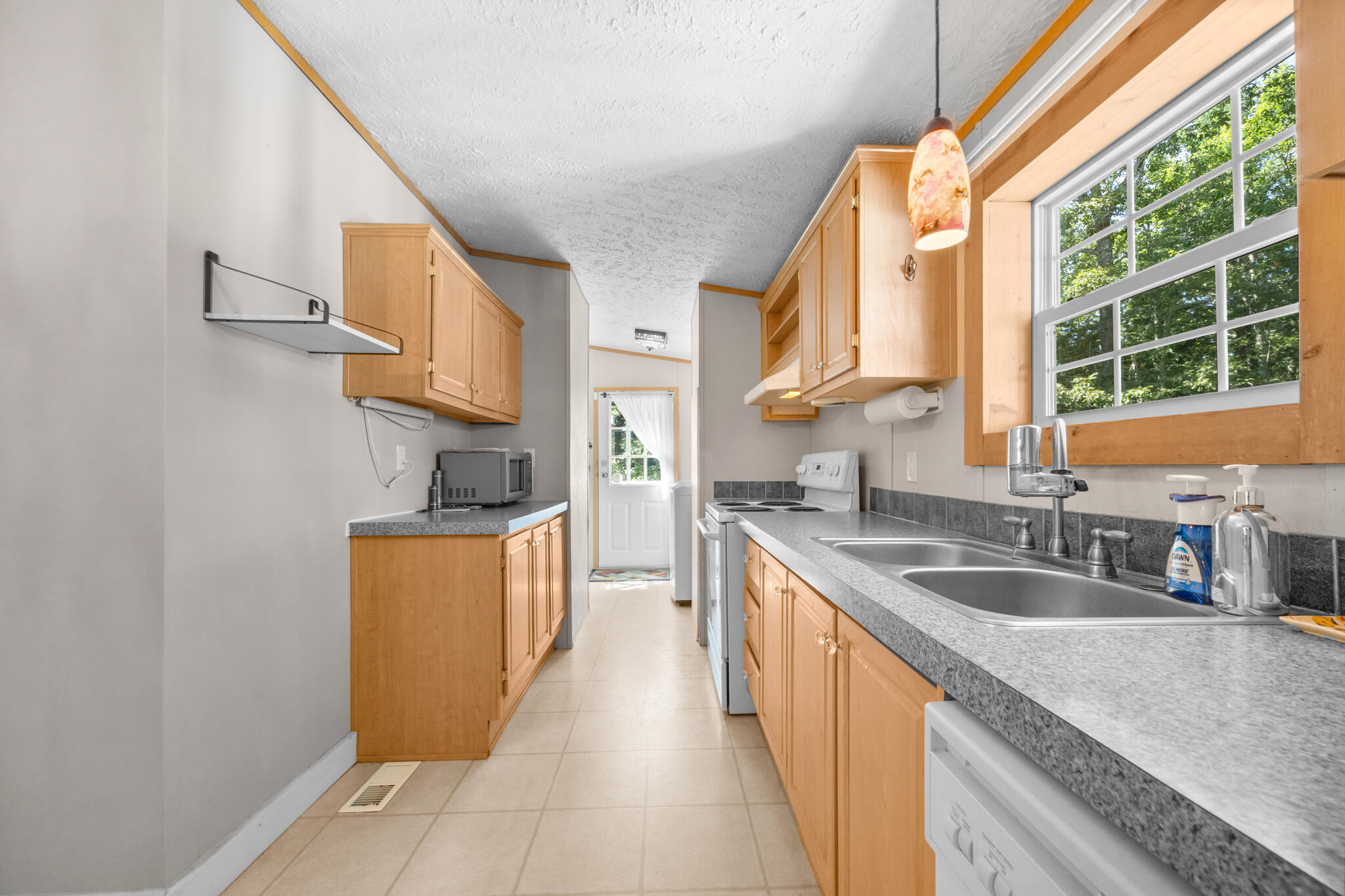 664 Bucksport Road Ellsworth, ME 04605 - Photo 11 of 46 Main Living Area