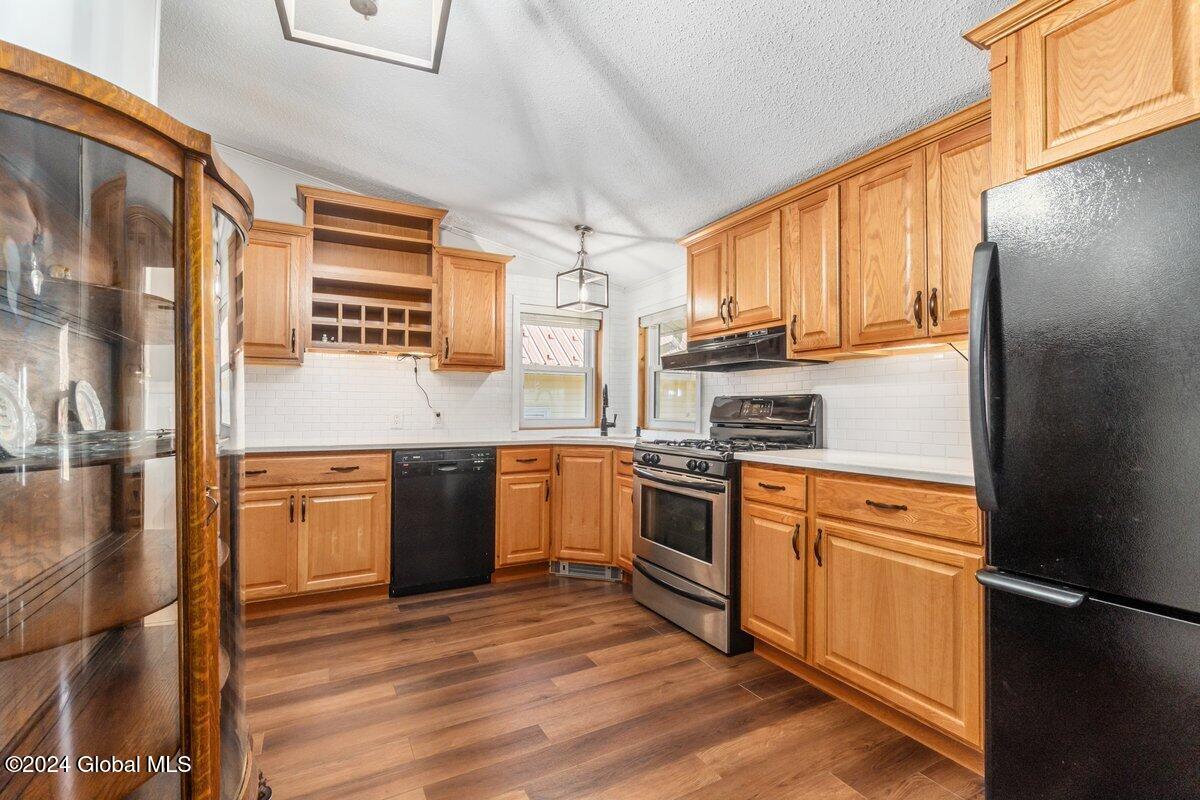137 Stark Road Corinth, NY 12822 - Photo 8 of 33 Kitchen