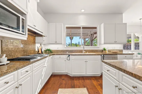 $3,199,000 | 860 Calle Santa Cruz, Encinitas, CA 92024