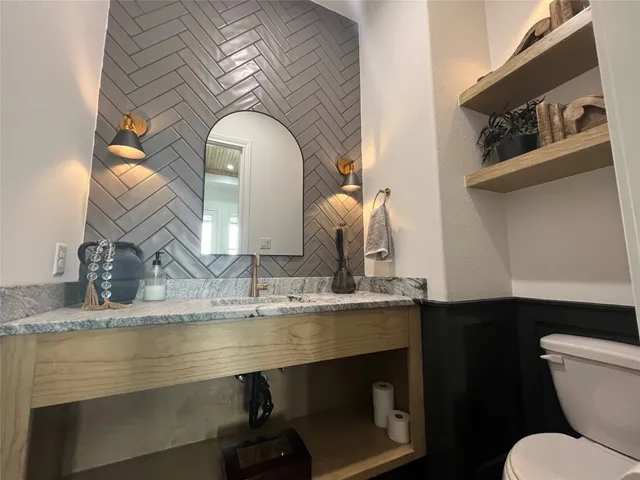 $1,300,000 | 11686 Renaissance Drive, Montgomery, TX 77356