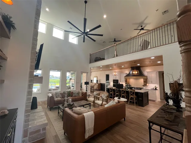 $1,300,000 | 11686 Renaissance Drive, Montgomery, TX 77356