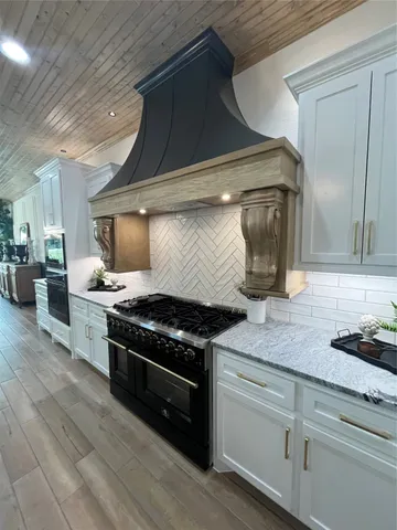 $1,300,000 | 11686 Renaissance Drive, Montgomery, TX 77356