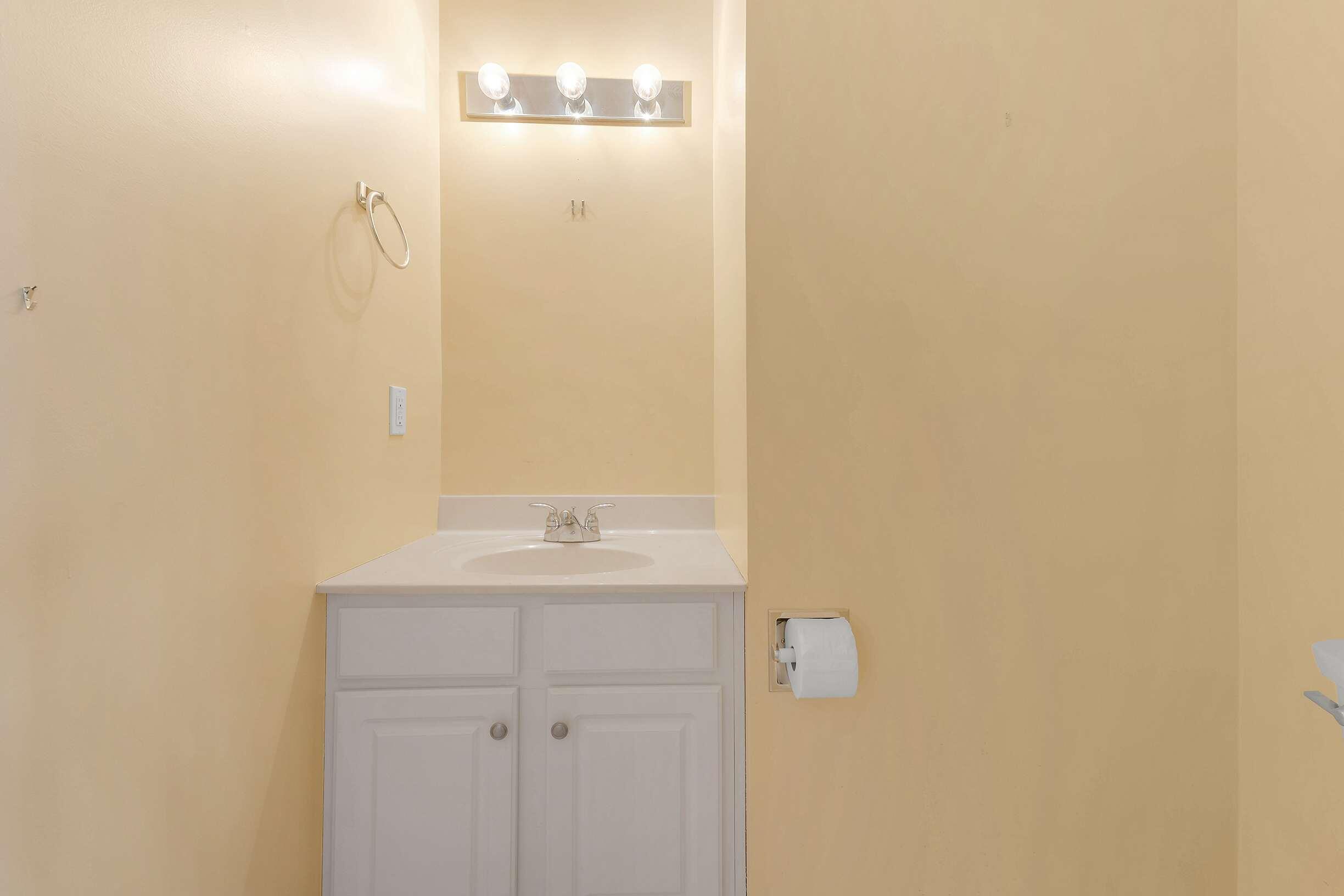 32 Winding Brook Lane, Unit 32 Wells, ME 04090 - Photo 17 of 40 Half bath