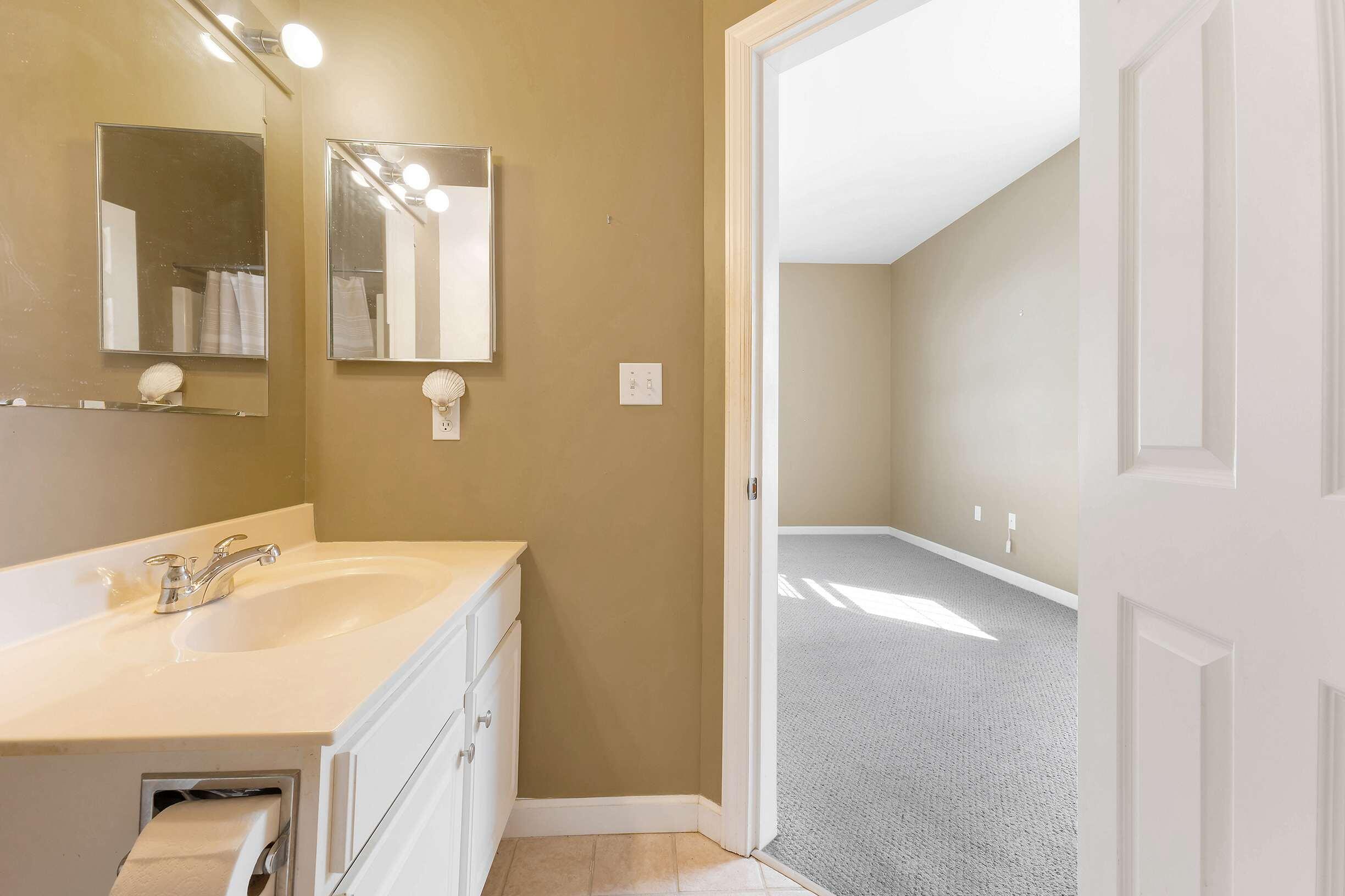 32 Winding Brook Lane, Unit 32 Wells, ME 04090 - Photo 20 of 40 Primary bath