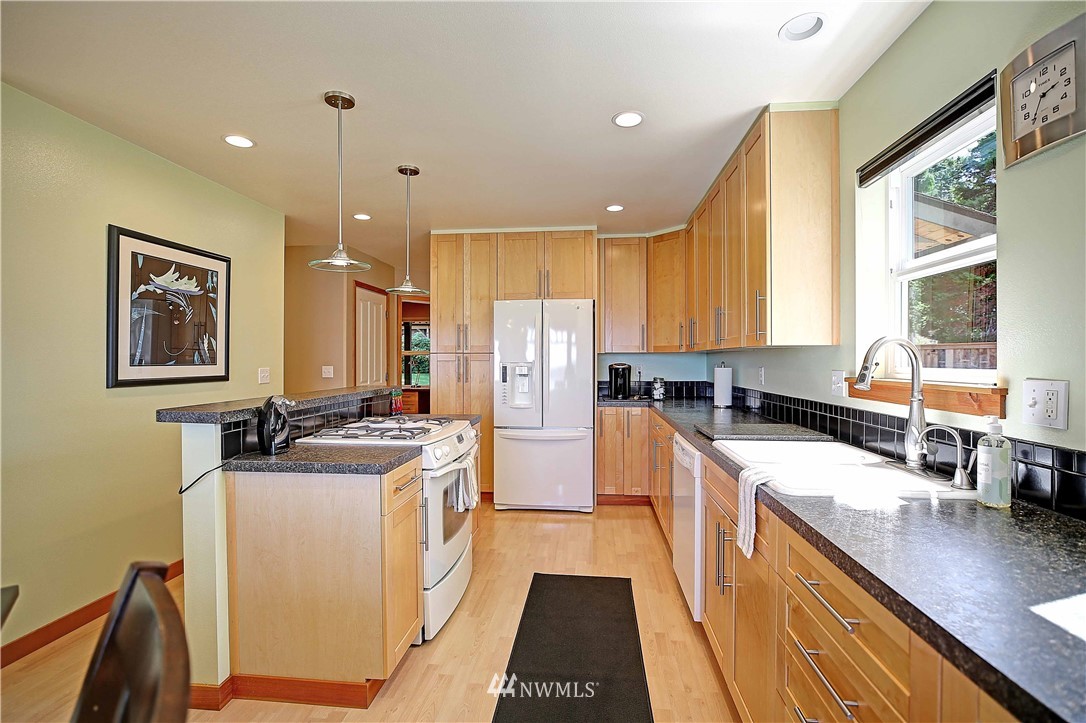 5270 East Harbor Road Freeland, WA 98249 - Photo 27 of 35