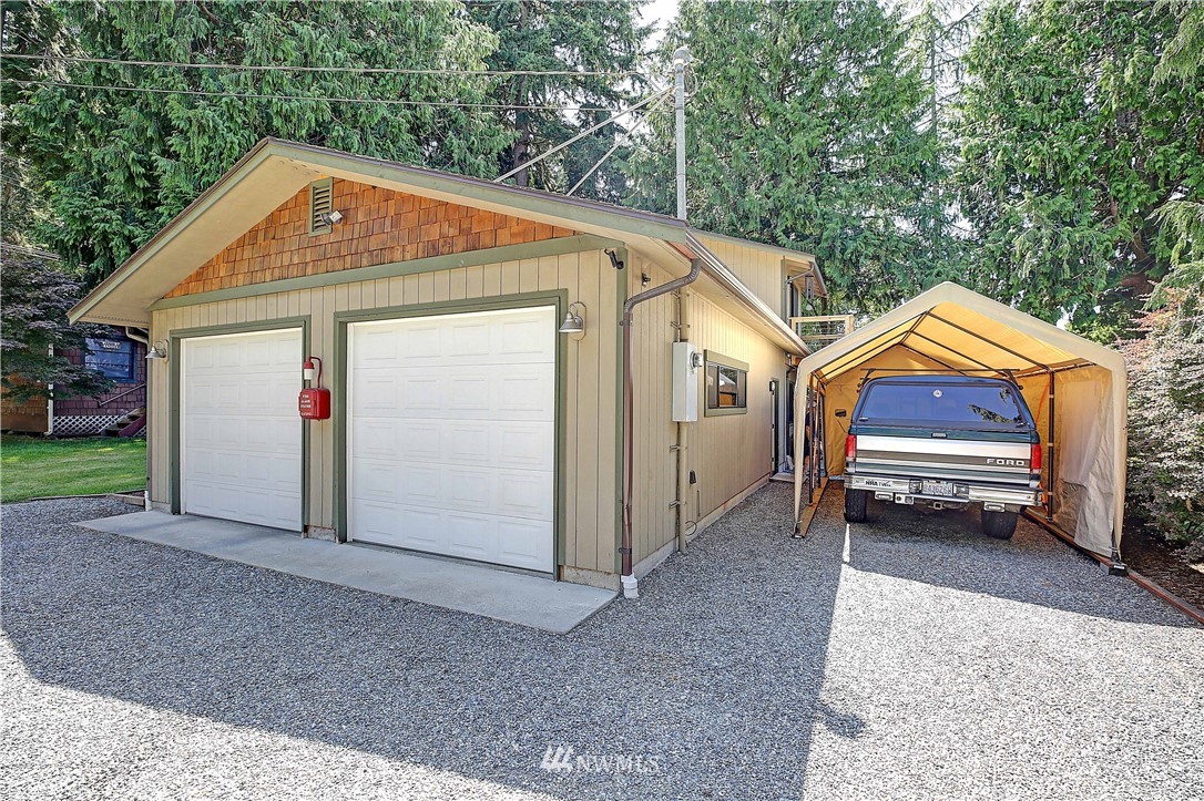 5270 East Harbor Road Freeland, WA 98249 - Photo 9 of 35