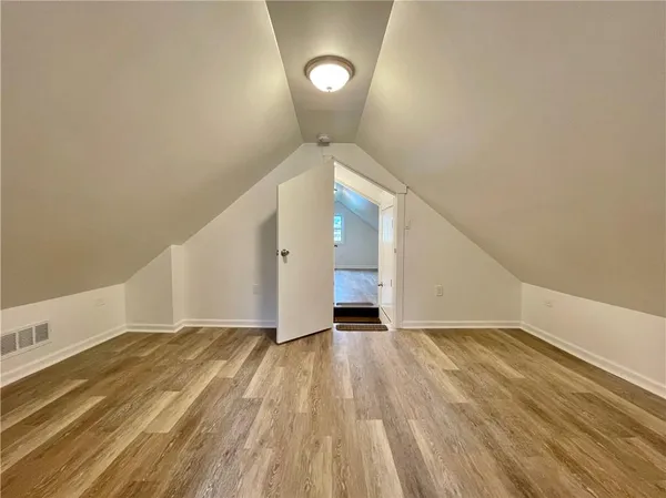 $1,500 | 860 Pennsylvania Avenue, Unit 2, Coraopolis, PA 15108