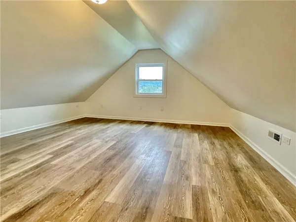 $1,500 | 860 Pennsylvania Avenue, Unit 2, Coraopolis, PA 15108