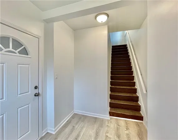 $1,500 | 860 Pennsylvania Avenue, Unit 2, Coraopolis, PA 15108