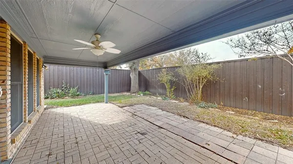 a view of porch and yard