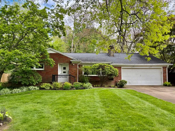 $272,500 | 319 Bachtel Street Southeast, North Canton, OH 44720